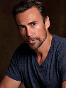 Daniel Bernhardt