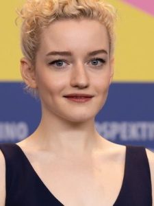 Julia Garner
