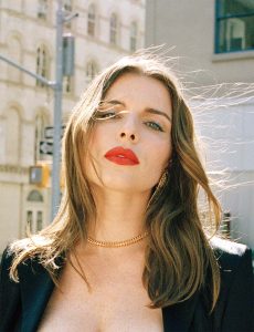 Julia Fox